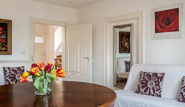 Friendly Apartment "Alpenrose" Near Old Town with Balcony and Garden