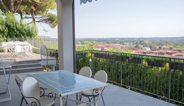 Room 'Stanza in Villa Magica' with Wi-Fi and Air Conditioning