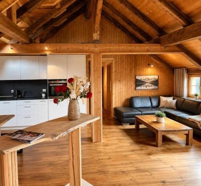 Alpine Serviced Apartment with Mountain Views