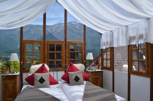 Carlton-Europe Vintage Adults Hotel