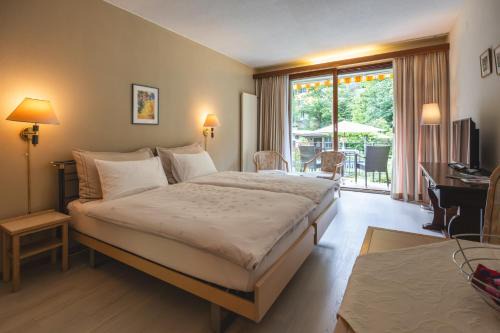 Villa Siesta, Park & Pool Living