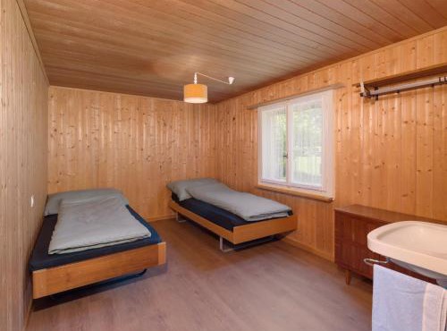 Private 2BR Mountain House near Lake with Garden