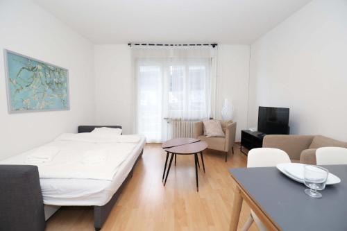 Airy Apartment Near Uetliberg Nature