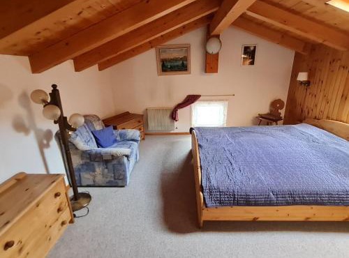 Apartment Chalet Haus - bei Einfahrt grosser Nussbaum by Interhome
