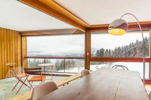 Alpine Panorama Spacious Mountain Retreat