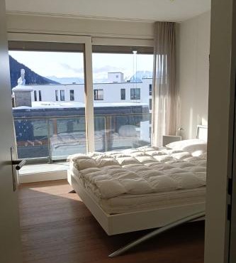 Luxury Penthouse 4 Bedroom 8 Min walk to WEF Davos