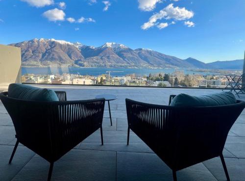 Luxury Lake View Apartment Minusio by HolAp