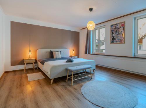 Spacious, stylish & central apartment, Great excursions in surrounding area