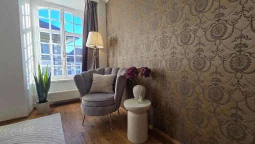 The Guild l Central l Castle Thun l Old Town l Netflix