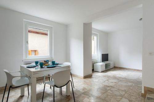 Rose 2 Apartment by Quokka 360 - Duplex Apartment with Balcony