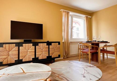 Central Apartment with luxury style & Netflix!
