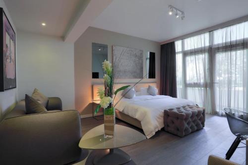Chez Maman Hotel & Restaurant