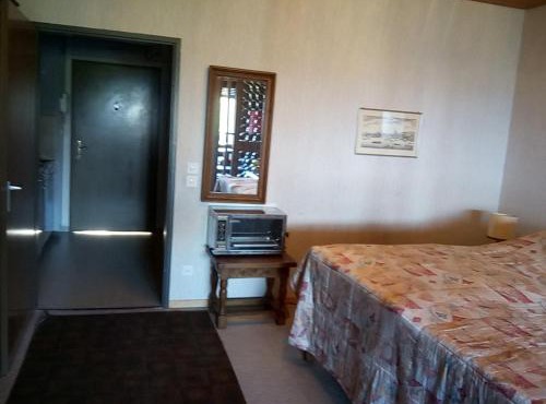 Geschäfts oder Ferienwohnung 53m2 gross in zwischen Olten und Aarau möbliert Internet Küche mit schöner Aussicht Parkplatz gratis Mit Hund moeglich